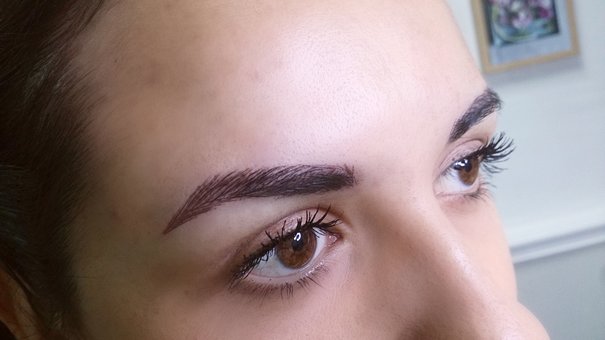 Eyebrow tattooing in beautyroom &quot;vse gladko&quot; in kiev. sign up with a discount