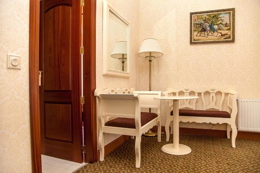 Book Reikartz Kamianets Podilsky hotel with 3% discount