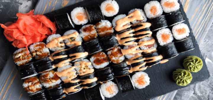 Delicious rolls from the QR-Pizza delivery service. Order with a discount