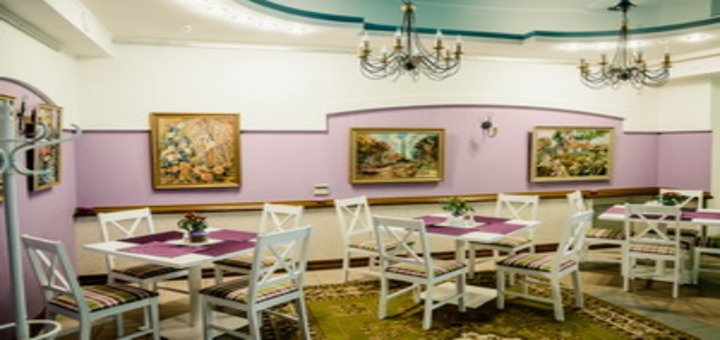 Hall of the restaurant "Chateau Galerie". Book a table for a special offer