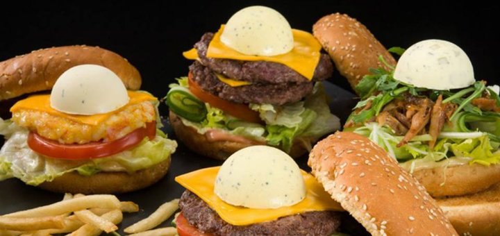 Burgers with ice cream at the gelarti restaurant in kiev