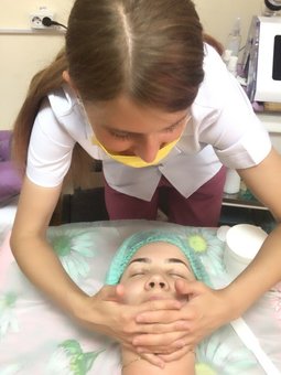 Olga Sokolova is a professional massage therapist in Kharkov. Sign up for a facial massage at a discount.