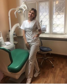 Dentist at the zhemchug clinic in kharkov. sign up for a discount.