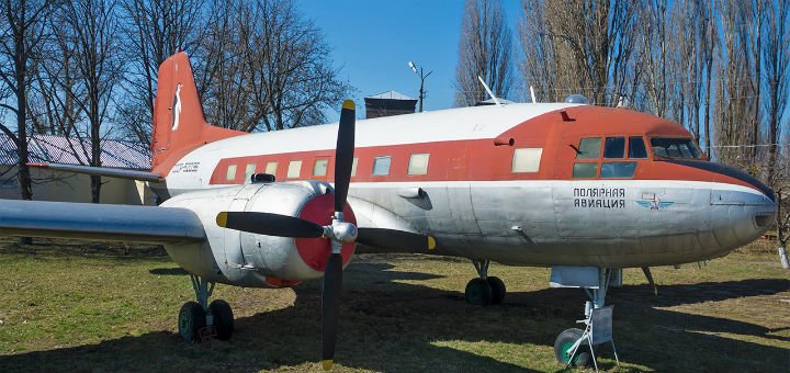 Експозиція в музеї авіації в києві. записуйтеся на екскурсію зі знижкою.