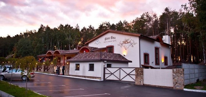 Гостинично-ресторанный комплекс «Villa Vita» под Киевом. Забронировать номер со скидкой. Отели в Вите-Почтовой.