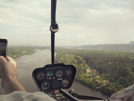 Чартерні польоти на вертольоті від «Heli.com.ua». Замовити зі знижкою.