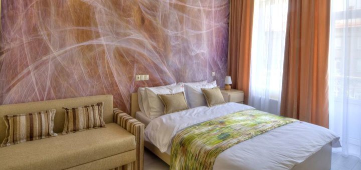 Room at the Fire Inn. Book a room at a discount. Cheap hotels in the center of Kiev.