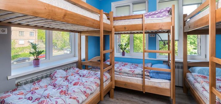 Номер в хостеле «Light Life Hostel» в Киеве. Забронировать номер со скидкой. Недорогой хостел в центре Киева.