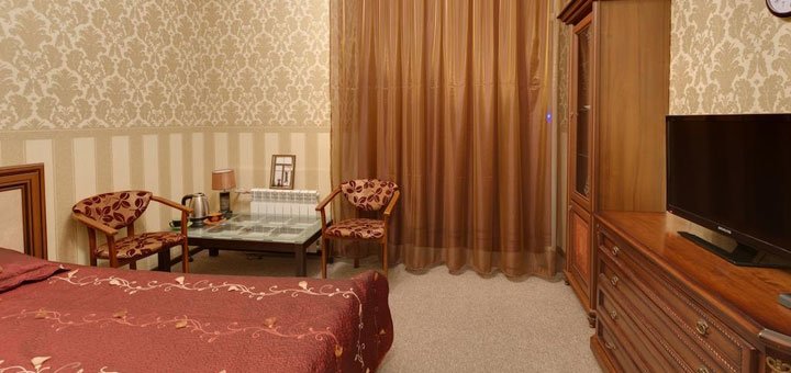 Room at the Pokrovsky Hotel in Kiev. Book a room at the Pokrovsky hotel with a discount. Inexpensive hotel in the center of Kiev.