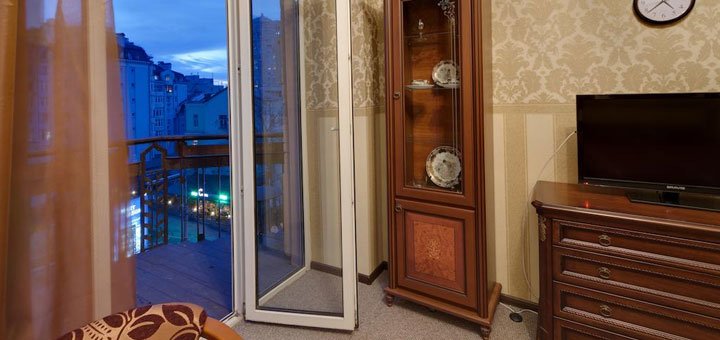 Room at the Pokrovsky Hotel in Kiev. Book a room at the Pokrovsky hotel with a discount. Inexpensive hotel in the center of Kiev.