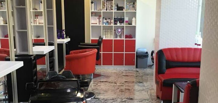Promotional offers for haircuts and styling in the djuli art beauty salon