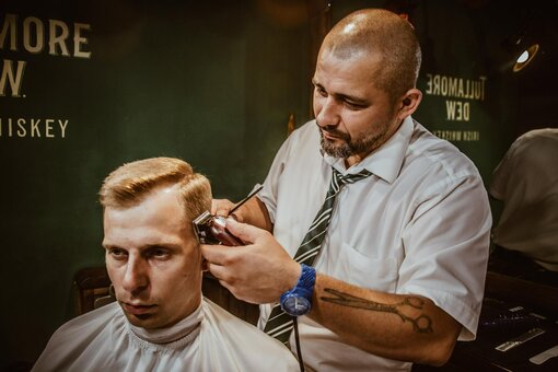 Чоловіча стрижка в барбершопе Frisor BarberShop Kherson II Херсон. Записуйтеся на чоловічу стрижку по акції