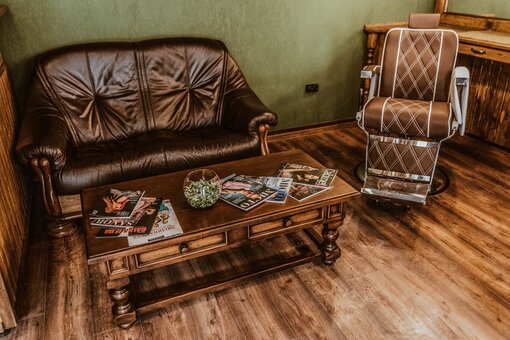 Стрижка вусів в барбершопе Frisor BarberShop Kherson II Херсон. Записуйтеся на стрижку по акції
