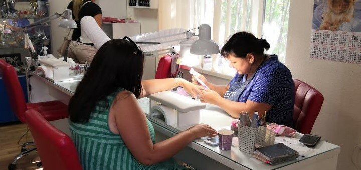 Комбинированный маникюр со скидкой Nails factory by Elena Gerzanich Херсон