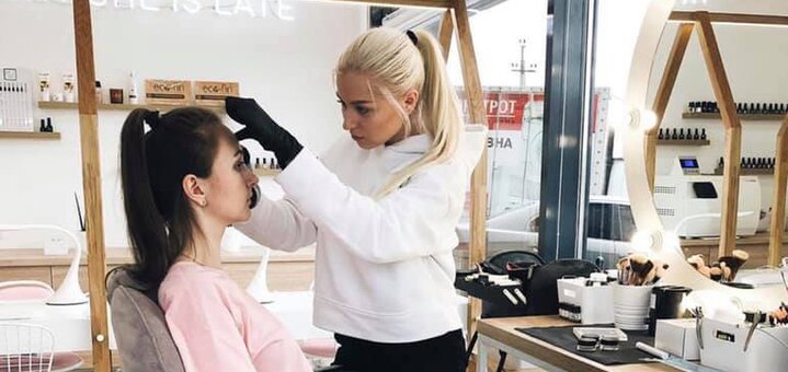 Скидка на укладку от салона красоты Face Factory Lviv