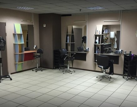 Pedicure in the komilfo beauty salon poltava. sign up for a pedicure for a promotion