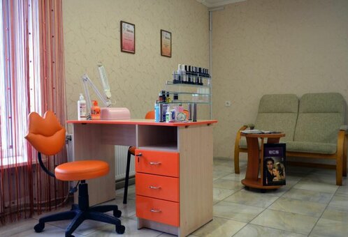 Manicure at the beauty bureau oblaka cherkasy. sign up for a manicure for the promotion
