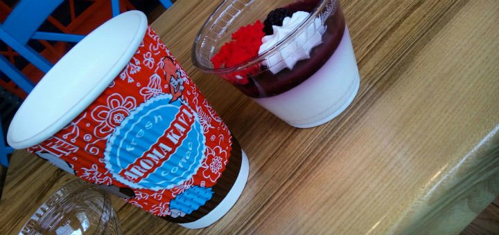 Ароматный кофе в кофейне «Арома Кава» во Львове. Наслаждайтесь вкусным напитком и десертами по акции.