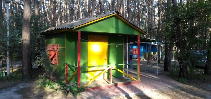 База відпочинку «Лісова пісня» у Обухівці під Дніпром. Недорогий відпочинок під Дніпром. Недорога база відпочинку Дніпро. Недорога база відпочинку в Обухівці