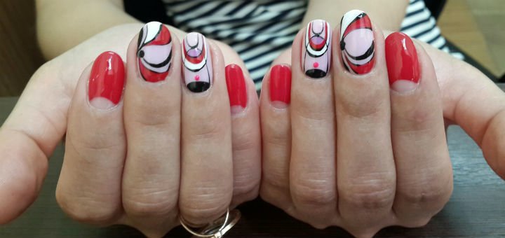 Nail design in the Golden Beauty Salon in Vinnitsa. Sign up for manicures and pedicures at a discount.