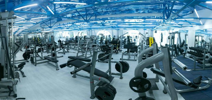 Тренажерний зал в фітнес-клубі «skyfit club» в одесі. купуйте абонементи за акцією.