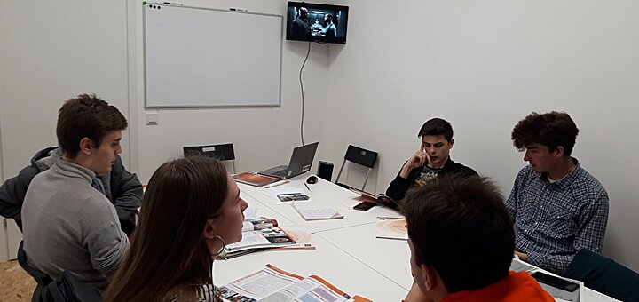 Linguistic center &quot;prime time&quot; on science