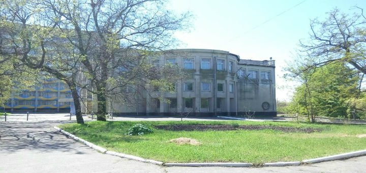 Здание столовой «Одесский» в Одессе. Бронируйте путевки по скидке.