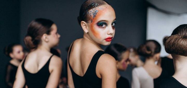 Современные танцы для детей и взрослых в «Lysokon Dance Studio» в Киеве. Записаться в школу танцев по скидке.