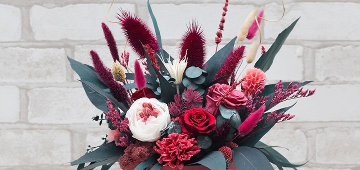 Design bouquets from the «Floretta» company. order online for a promotion.
