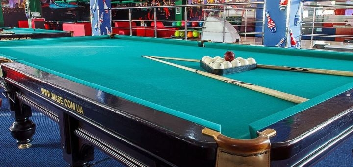 Bowling and billiards at Melrose Restaurant