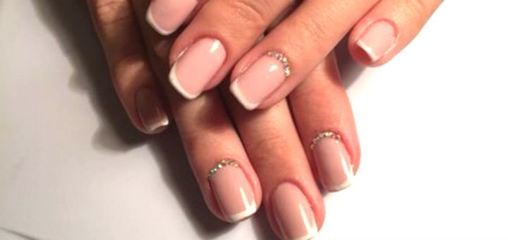Manicure with shellac in the City style beauty salon in Dnipro. Sign up for a manicure and pedicure for the promotion.