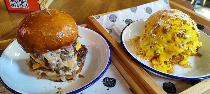 Same burger 6