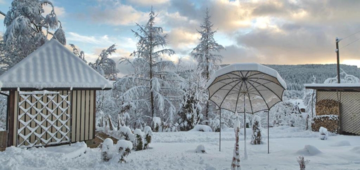 Hotel Favar in Skhidnytsia. Enjoy a 3-day discount.