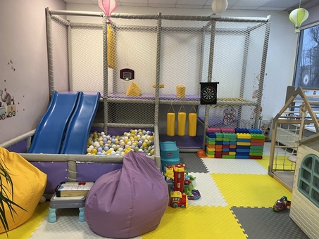 Playroom There are children. Visit for a special offer of 5.