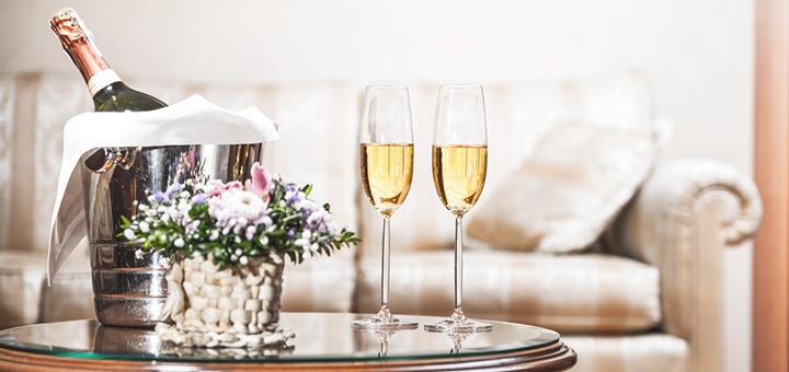 Номер у готелі «Podol Plaza». Готель "Podol Plaza". Забронювати номер у готелі «Поділ Плаза» зі знижкою. Готель у центрі Києва 3