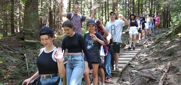 Mountain Drive Children's Camp. Visit with a special offer of 8