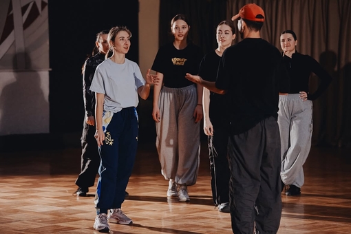 Urban Dance Studio. Visit with a special offer of 1.