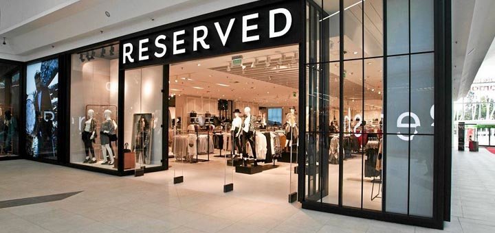 Discounts on clothes in reserved stores