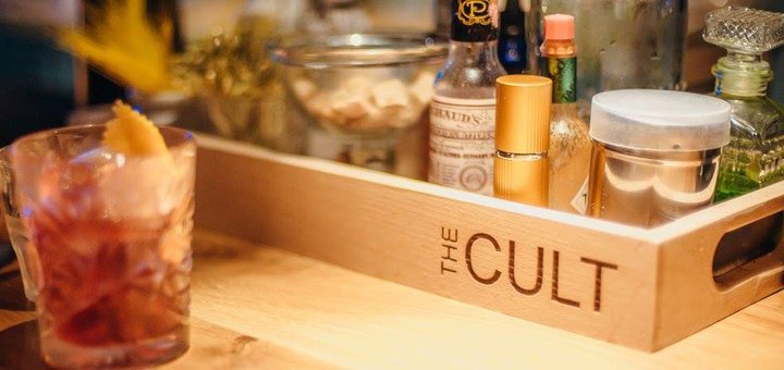 Авторские коктейли в баре The Cult speakeasy во Львове. Заказывайте напитки, шоты и лонги со скидкой.