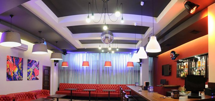 Hookahs in the Randevu complex in Kiev