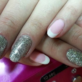 Модний манікюр 2017-2018 в салоні краси «Soledad Beauty» в Києві. Записуйтеся на манікюр, педикюр і нарощування нігтів акцією.
