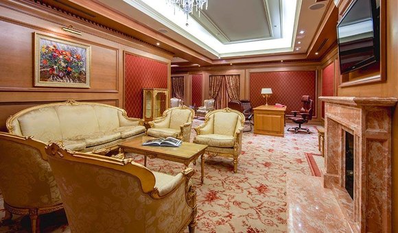 The dining room of the khreshchatyk hotel. book a room at a discount