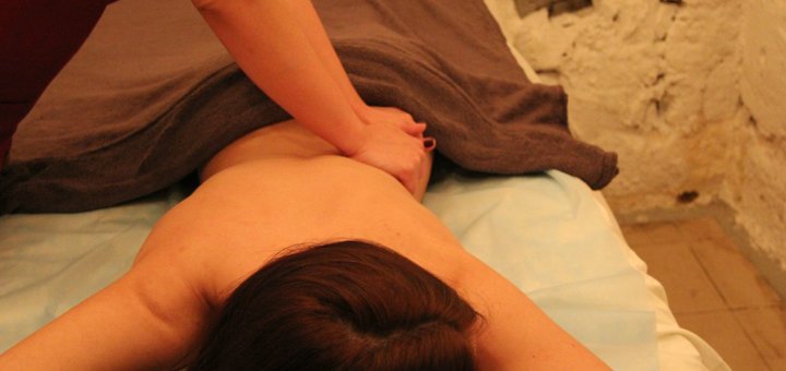 Massage at the GEE beauty salon in Odessa. Sign up for beauty treatments at a discount.