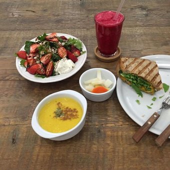 Delivery of breakfasts "Home Pizzeria" in Kiev. Pay with a discount.