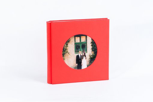 Create a photobook online at the fotobook plus studio. order by promotion.