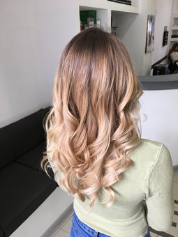 Women's haircut in the Beauty Pro salon in Kharkov. Order with a discount