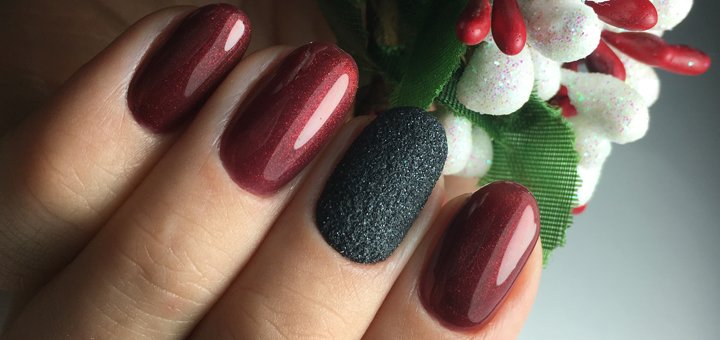 Coating nails with gel polish in the Beauty Pro salon in Kharkov. Order with a discount