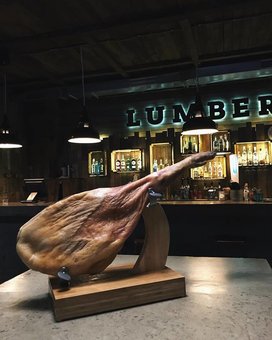 Страви американської кухні в ресторані «Lumber» в Дніпрі. Забронювати столик по акції