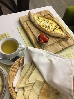 Салат по-арабски в ресторане «Омар Хаям» в Днепре. Заказать столик со скидкой