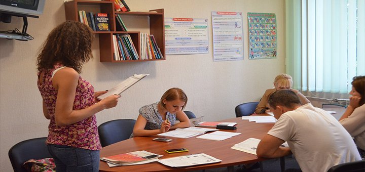 School of foreign languages &quot;friends&quot; learn languages for action